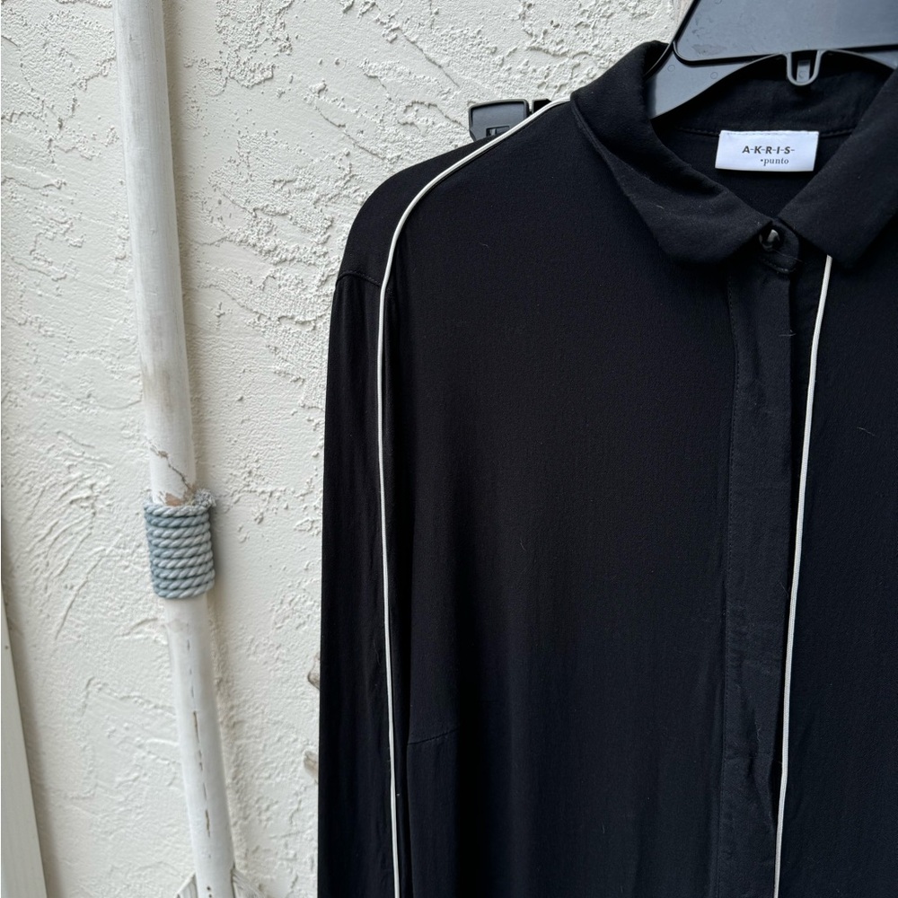 Akris Punto Black Tunic with Cream Trim - Picture 2 of 11